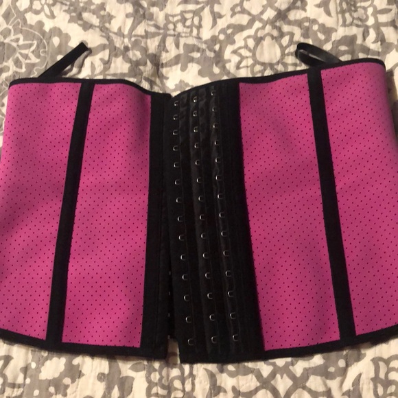 Yianna Waste trainer - Picture 1 of 2